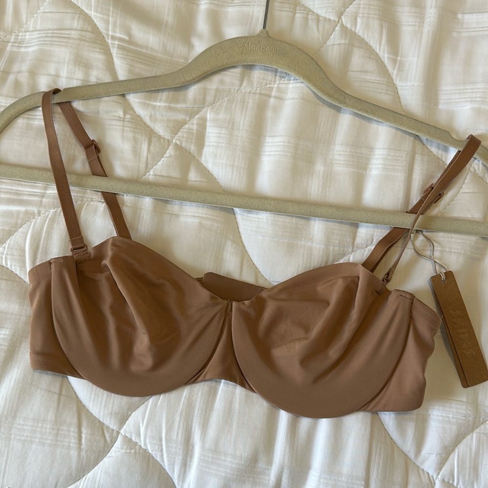 SKIMS strapless smoothing bra